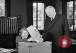 Standbild Herbert Hoover Abstimmung Palo Alto California USA, 1940, aus Sekunde 8 historischem Filmmaterial Videoclip 65675050189