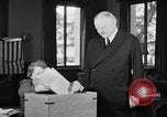 Standbild Herbert Hoover Abstimmung Palo Alto California USA, 1940, aus Sekunde 9 historischem Filmmaterial Videoclip 65675050189