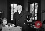 Standbild Herbert Hoover Abstimmung Palo Alto California USA, 1940, aus Sekunde 11 historischem Filmmaterial Videoclip 65675050189