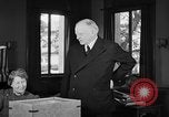 Standbild Herbert Hoover Abstimmung Palo Alto California USA, 1940, aus Sekunde 14 historischem Filmmaterial Videoclip 65675050189