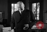 Standbild Herbert Hoover Abstimmung Palo Alto California USA, 1940, aus Sekunde 18 historischem Filmmaterial Videoclip 65675050189