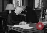 Standbild Herbert Hoover Abstimmung Palo Alto California USA, 1940, aus Sekunde 22 historischem Filmmaterial Videoclip 65675050189