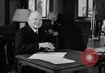 Standbild Herbert Hoover Abstimmung Palo Alto California USA, 1940, aus Sekunde 26 historischem Filmmaterial Videoclip 65675050189