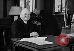 Standbild Herbert Hoover Abstimmung Palo Alto California USA, 1940, aus Sekunde 27 historischem Filmmaterial Videoclip 65675050189