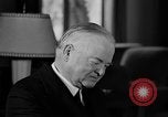 Standbild Herbert Hoover Abstimmung Palo Alto California USA, 1940, aus Sekunde 32 historischem Filmmaterial Videoclip 65675050189