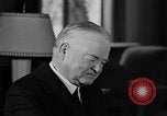 Standbild Herbert Hoover Abstimmung Palo Alto California USA, 1940, aus Sekunde 33 historischem Filmmaterial Videoclip 65675050189