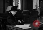 Standbild Herbert Hoover Abstimmung Palo Alto California USA, 1940, aus Sekunde 50 historischem Filmmaterial Videoclip 65675050189