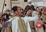 Standbild street Magician Marrakesch Marokko, 1942, aus Sekunde 3 historischem Filmmaterial Videoclip 65675050222