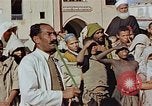Standbild street Magician Marrakesch Marokko, 1942, aus Sekunde 8 historischem Filmmaterial Videoclip 65675050222