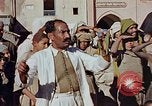 Standbild street Magician Marrakesch Marokko, 1942, aus Sekunde 13 historischem Filmmaterial Videoclip 65675050222