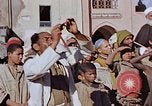 Standbild street Magician Marrakesch Marokko, 1942, aus Sekunde 32 historischem Filmmaterial Videoclip 65675050222