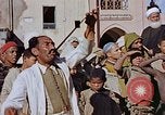 Standbild street Magician Marrakesch Marokko, 1942, aus Sekunde 34 historischem Filmmaterial Videoclip 65675050222