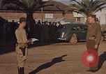 Standbild Sergeant Richard Ryan erhält Silver Star Medal Fedhala Französisch Marokko, 1942, aus Sekunde 6 historischem Filmmaterial Videoclip 65675050228