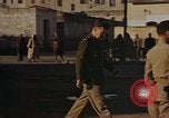 Standbild Sergeant Richard Ryan erhält Silver Star Medal Fedhala Französisch Marokko, 1942, aus Sekunde 14 historischem Filmmaterial Videoclip 65675050228
