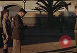 Standbild Sergeant Richard Ryan erhält Silver Star Medal Fedhala Französisch Marokko, 1942, aus Sekunde 19 historischem Filmmaterial Videoclip 65675050228
