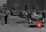 Image Roosevelt visites usine d'aviation United States USA, 1942, de la seconde 26 séquences d'archives historiques vidéo 65675050253