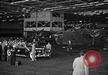 Image Roosevelt visites usine d'aviation United States USA, 1942, de la seconde 45 séquences d'archives historiques vidéo 65675050253