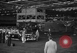 Image Roosevelt visites usine d'aviation United States USA, 1942, de la seconde 46 séquences d'archives historiques vidéo 65675050253
