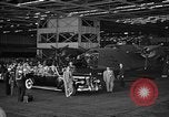 Image Roosevelt visites usine d'aviation United States USA, 1942, de la seconde 49 séquences d'archives historiques vidéo 65675050253