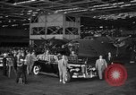 Image Roosevelt visites usine d'aviation United States USA, 1942, de la seconde 51 séquences d'archives historiques vidéo 65675050253