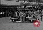 Image Roosevelt visites usine d'aviation United States USA, 1942, de la seconde 58 séquences d'archives historiques vidéo 65675050253