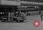 Image Roosevelt visites usine d'aviation United States USA, 1942, de la seconde 59 séquences d'archives historiques vidéo 65675050253