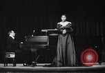Immagine di Marian Anderson United States USA, 1951, secondo 29 filmato di repertorio 65675050271