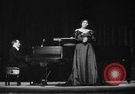 Immagine di Marian Anderson United States USA, 1951, secondo 33 filmato di repertorio 65675050271