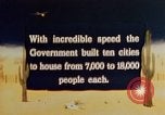 Standbild relocation Centers United States USA, 1942, aus Sekunde 7 historischem Filmmaterial Videoclip 65675050274