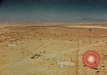 Standbild relocation Centers United States USA, 1942, aus Sekunde 20 historischem Filmmaterial Videoclip 65675050274