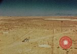 Standbild relocation Centers United States USA, 1942, aus Sekunde 21 historischem Filmmaterial Videoclip 65675050274
