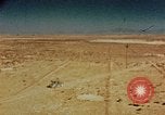 Standbild relocation Centers United States USA, 1942, aus Sekunde 22 historischem Filmmaterial Videoclip 65675050274