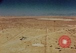 Standbild relocation Centers United States USA, 1942, aus Sekunde 23 historischem Filmmaterial Videoclip 65675050274