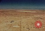 Standbild relocation Centers United States USA, 1942, aus Sekunde 27 historischem Filmmaterial Videoclip 65675050274
