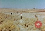Standbild relocation Centers United States USA, 1942, aus Sekunde 32 historischem Filmmaterial Videoclip 65675050274