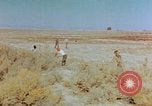 Standbild relocation Centers United States USA, 1942, aus Sekunde 33 historischem Filmmaterial Videoclip 65675050274