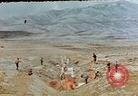 Standbild relocation Centers United States USA, 1942, aus Sekunde 35 historischem Filmmaterial Videoclip 65675050274