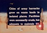 Standbild relocation Centers United States USA, 1942, aus Sekunde 40 historischem Filmmaterial Videoclip 65675050274