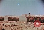Standbild relocation Centers United States USA, 1942, aus Sekunde 53 historischem Filmmaterial Videoclip 65675050274