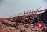Standbild relocation Centers United States USA, 1942, aus Sekunde 54 historischem Filmmaterial Videoclip 65675050274