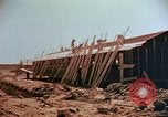 Standbild relocation Centers United States USA, 1942, aus Sekunde 57 historischem Filmmaterial Videoclip 65675050274