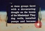 Standbild landwirtschaftlichen Tätigkeiten United States USA, 1942, aus Sekunde 42 historischem Filmmaterial Videoclip 65675050277