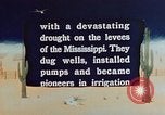 Standbild landwirtschaftlichen Tätigkeiten United States USA, 1942, aus Sekunde 44 historischem Filmmaterial Videoclip 65675050277