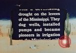 Standbild landwirtschaftlichen Tätigkeiten United States USA, 1942, aus Sekunde 46 historischem Filmmaterial Videoclip 65675050277