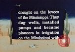Standbild landwirtschaftlichen Tätigkeiten United States USA, 1942, aus Sekunde 47 historischem Filmmaterial Videoclip 65675050277