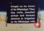 Standbild landwirtschaftlichen Tätigkeiten United States USA, 1942, aus Sekunde 48 historischem Filmmaterial Videoclip 65675050277
