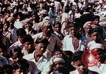 Standbild Kriegsbemalung zum Abdunkeln weißer Haut Südostasien, 1942, aus Sekunde 36 historischem Filmmaterial Videoclip 65675050279