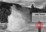 Standbild Jewel Geysir Wyoming United States USA, 1936, aus Sekunde 3 historischem Filmmaterial Videoclip 65675050285