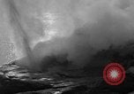 Standbild Riverside Geyser Wyoming United States USA, 1936, aus Sekunde 13 historischem Filmmaterial Videoclip 65675050286