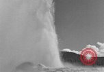 Standbild Old Faithful Geysir Wyoming United States USA, 1936, aus Sekunde 29 historischem Filmmaterial Videoclip 65675050289